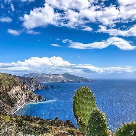 Punta Sallustro 4* Липари