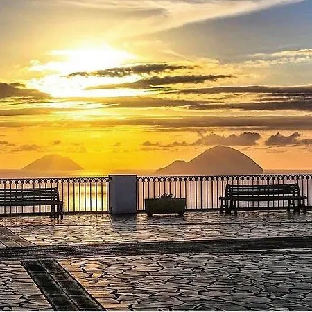 Punta Sallustro 4* Липари